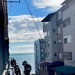 Cozy Seaside Apartment